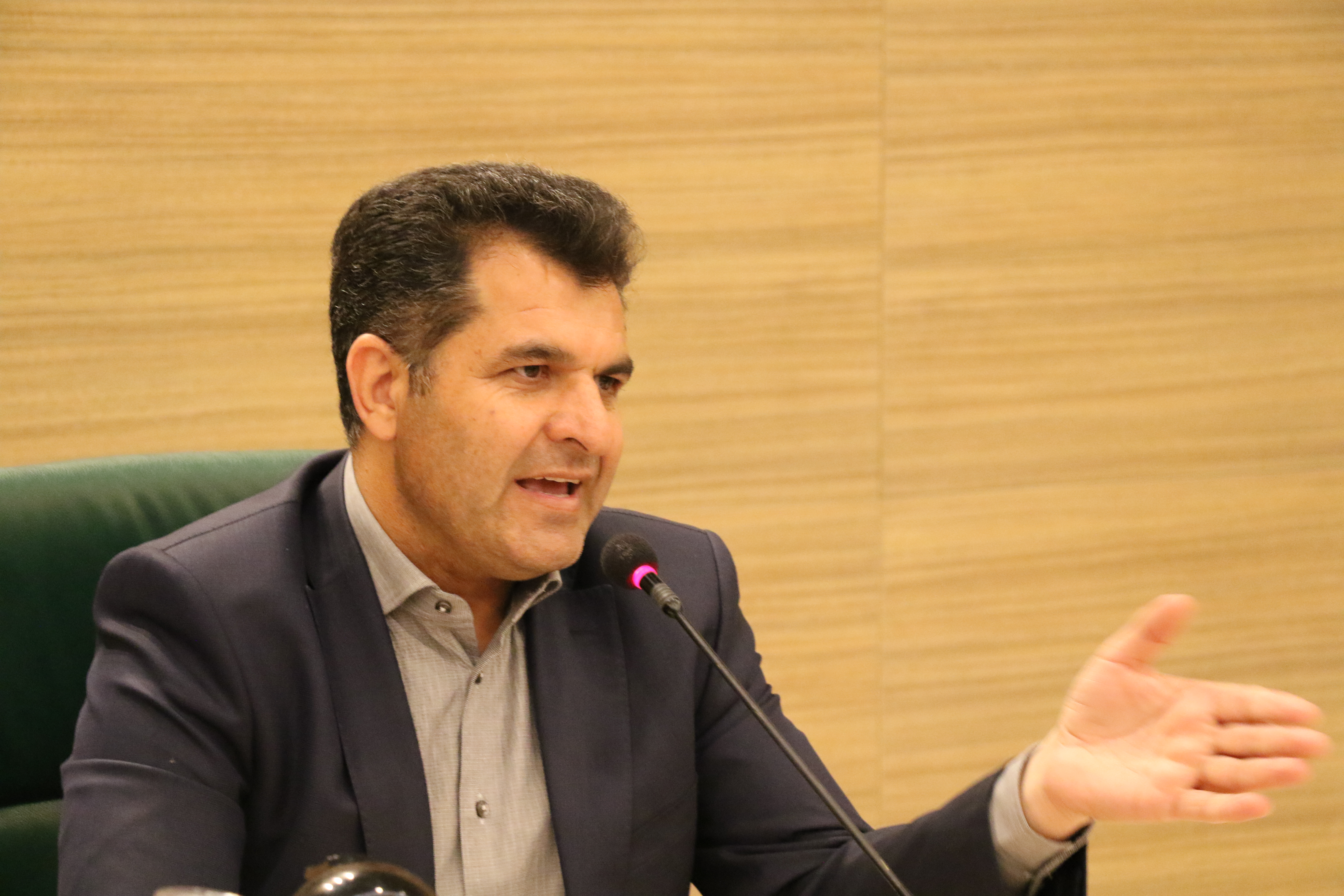 مناسب سازی فضاهای شهری برای جانبازان و معلولین حق طبیعی آنهاست