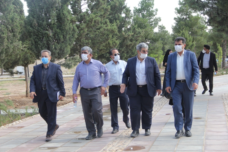 باغ ایرانی منطقه چهار شهرداری ، باغ جهان نمای دیگری، در جنوب غرب شیراز